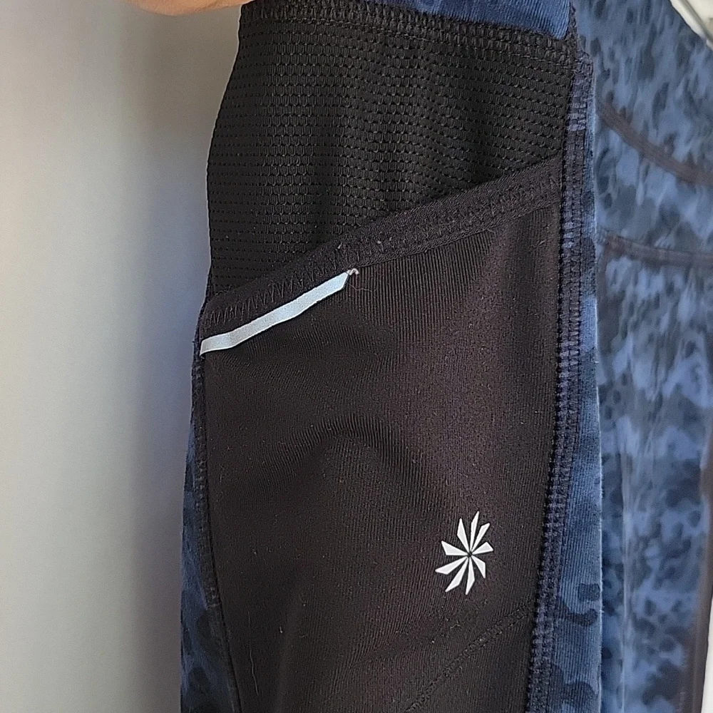 Athleta Blue Dabble Be Free Knicker Capri Leggings Size XS